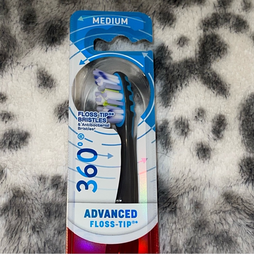 Colgate Toothbrush - Picture 2 of 8